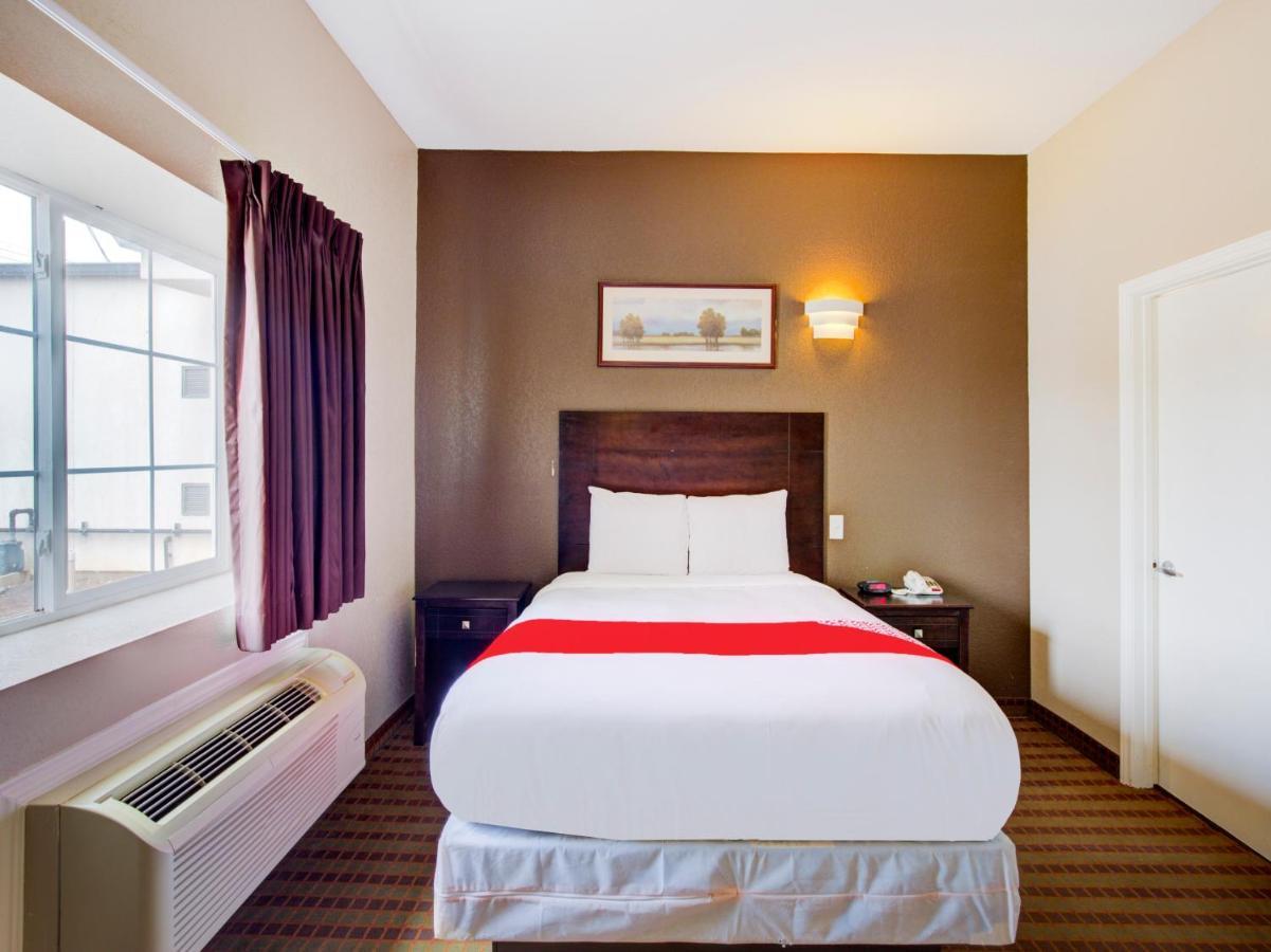 Hotel Dilley Grand ภายนอก รูปภาพ