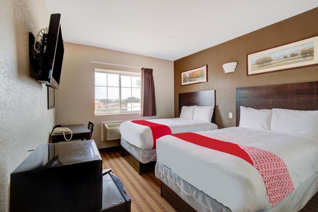Hotel Dilley Grand ภายนอก รูปภาพ