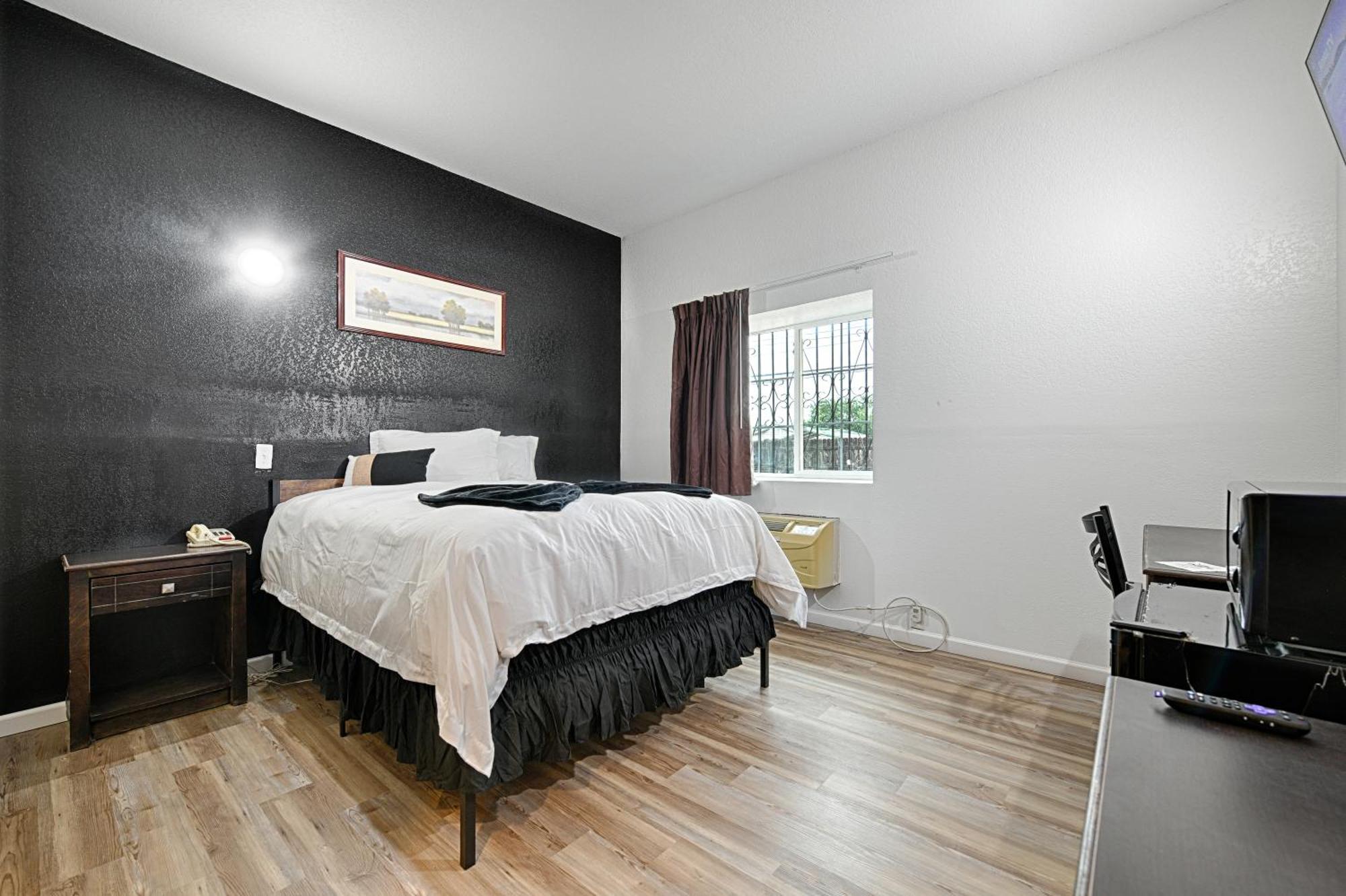 Hotel Dilley Grand ภายนอก รูปภาพ